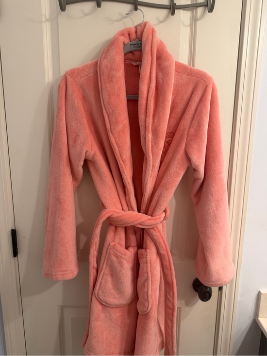 Victoria's Secret Other - Victoria’s Secret Pink Fuzzy Robe